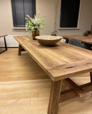 grote oud eiken tafel op hand gemaakt gerecycled oud robuust eiken uglywood