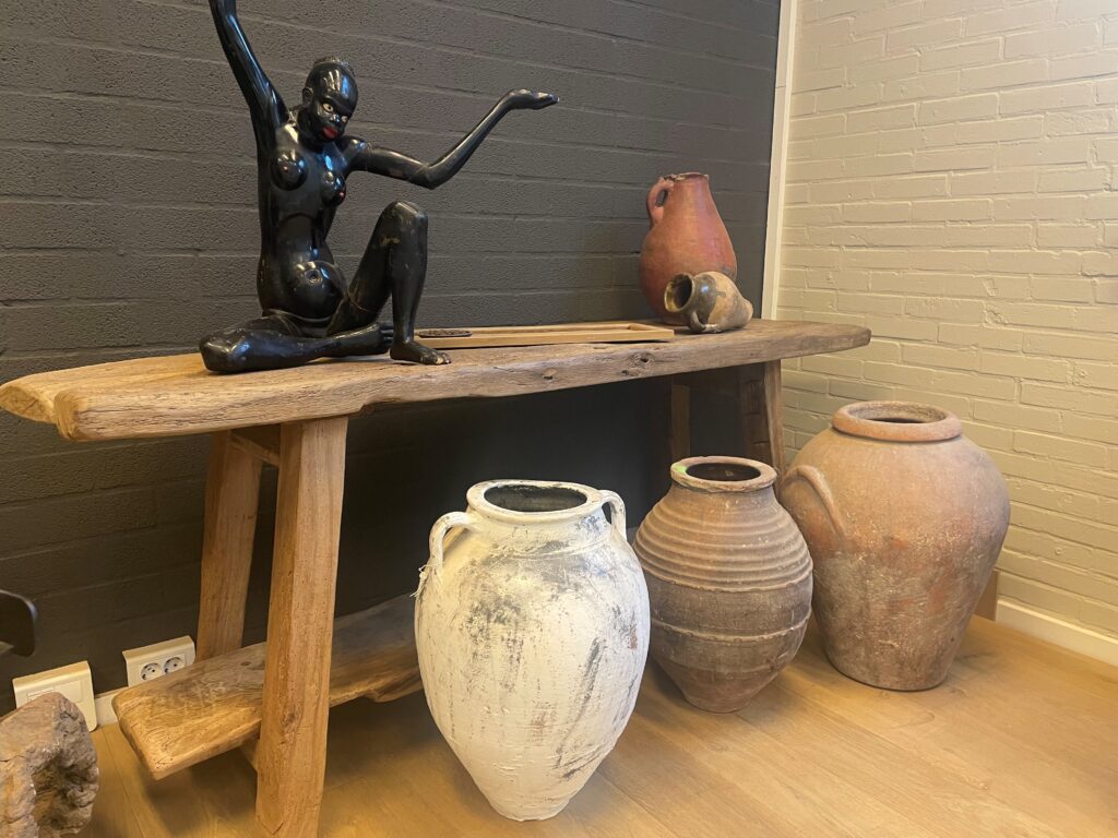 site table oude kruiken speciale wijn kruiken medicijn kruiken water kruiken olijf olie kruiken