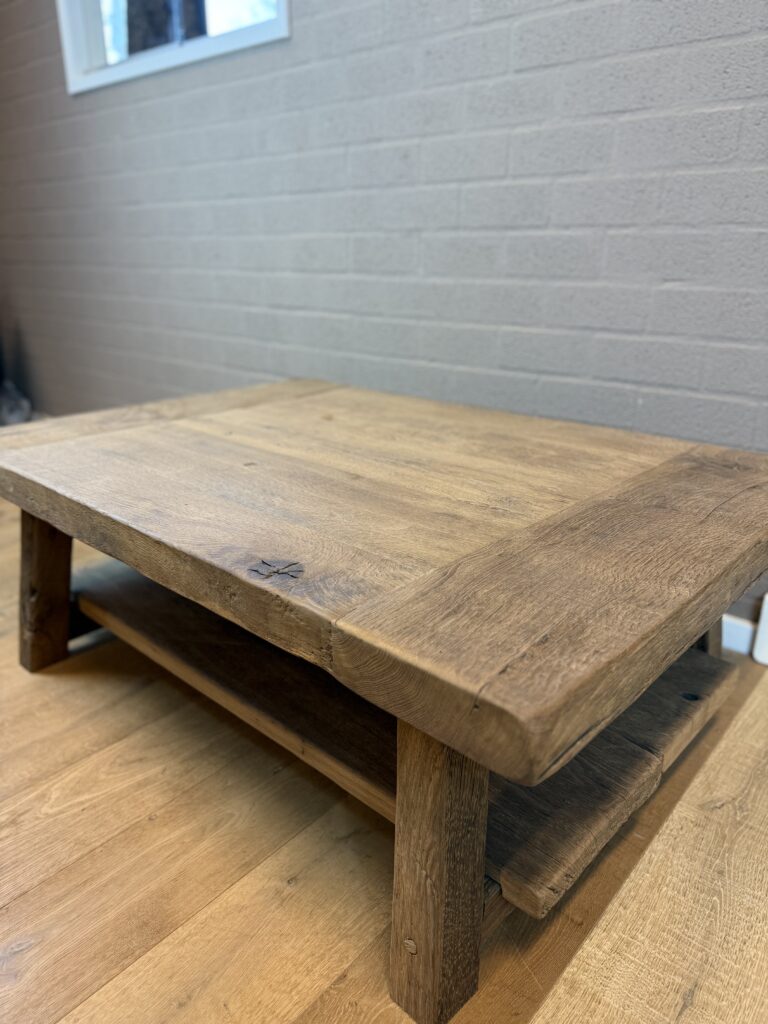 oud eiken salontafel gerecycled eiken op maat gemaakt robuust eiken