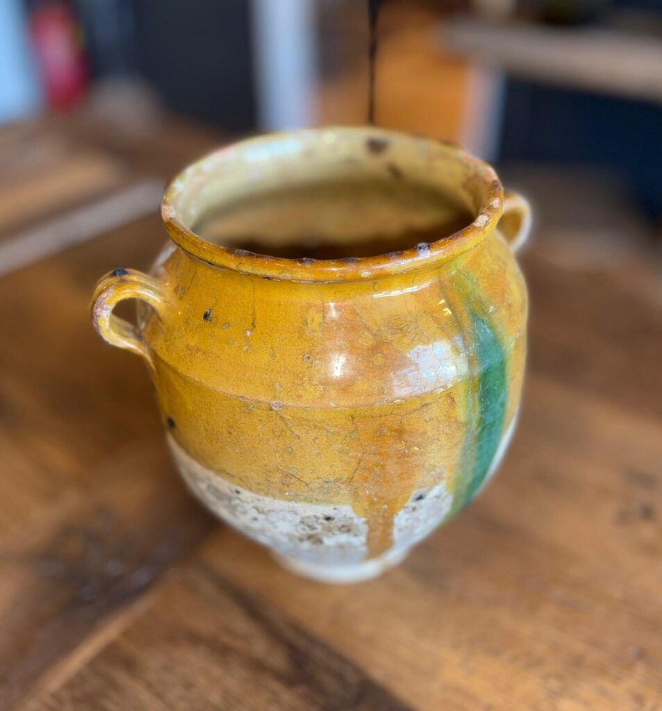 authentieke aardewerk kruik geel groen glazuur Uglywood